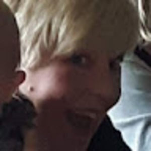 Meet your Posher, Pauline